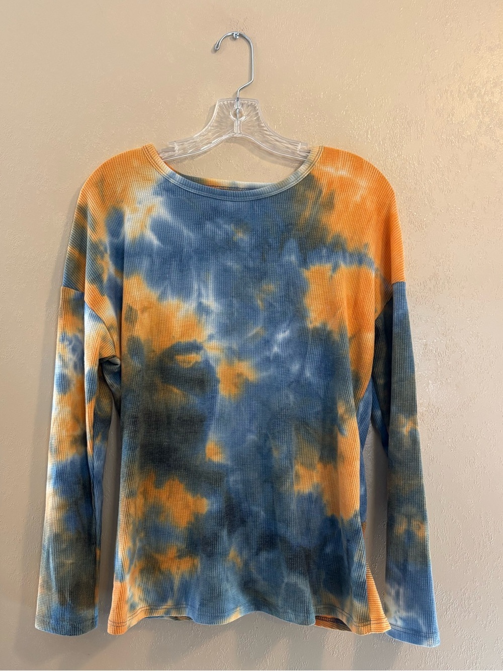NWT Bluivy Boutique Twisted Back Tie-Dye Knit Top sz S